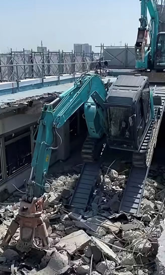 桁サポート使用で安全な降下作業