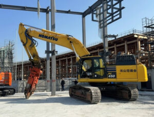 600Hの鉄骨と1.6m3用の鉄骨カッター